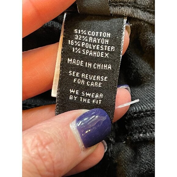 Torrid Denim Black Mid Rise Skinny Leg Cropped Jeans Size‎ 12 - Picture 9 of 10